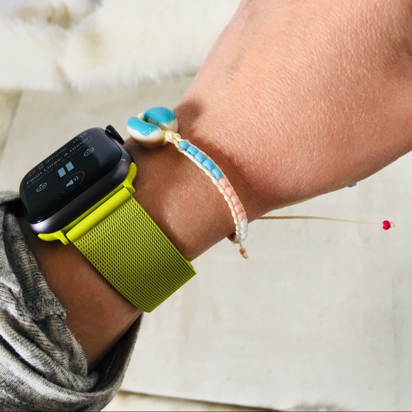 Delicate Beaded Cowrie Shell Bracelet Blue - Picture 5 of 6